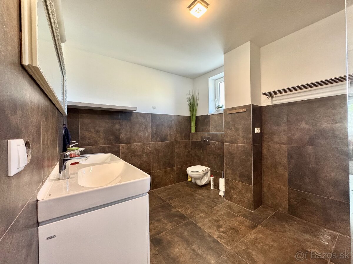 Veľký 4 izbový rodinný dom s bazénom, Krásno - Partizánske - 11