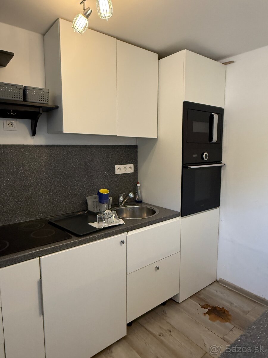 Kuchyna so spotrebičmi - 11