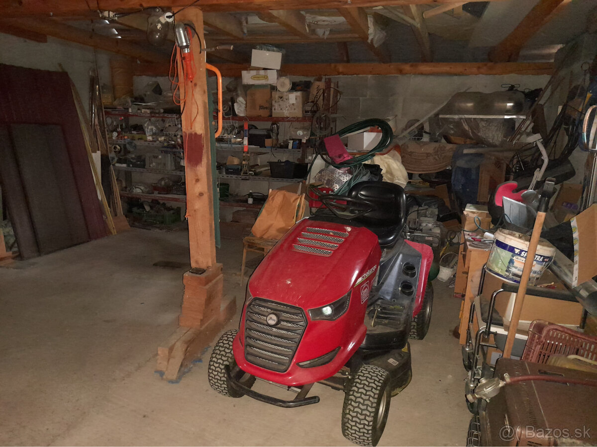 Znížená cena ::Predaj rodinného domu s veľkým pozemkom – kom - 11