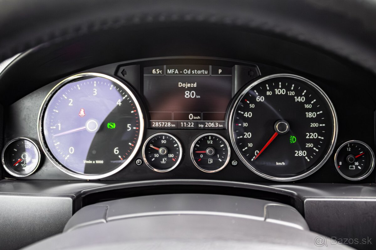 Volkswagen Touareg 3.0 TDI V6 176kW / Vzduch / Pamäť / - 11