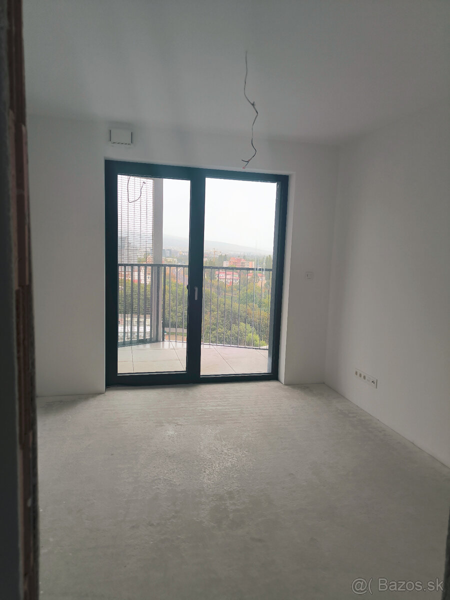 NOVINKA úplne nový 4-izbový byt v novostavbe GUTHAUS,111 m² - 11