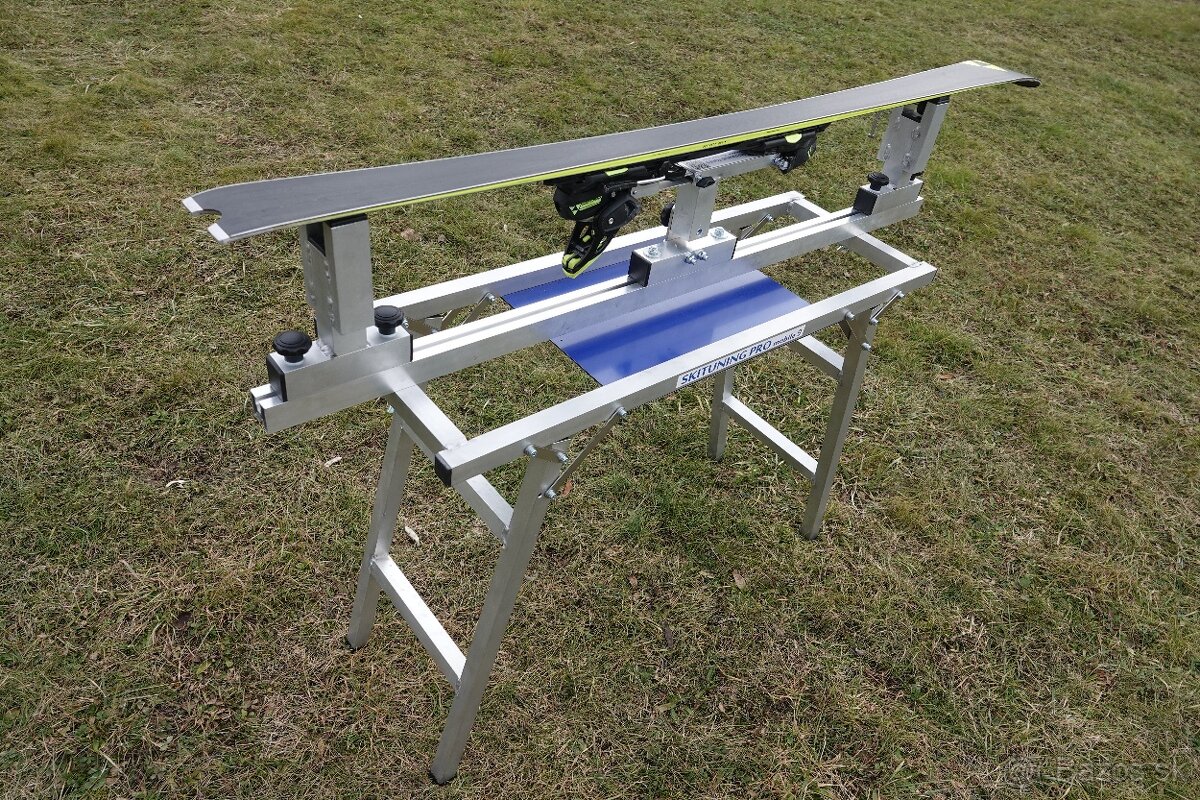 Servisný stolík na servis lyží - 11