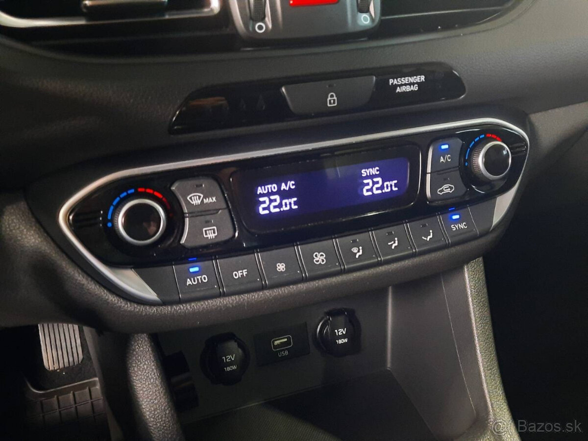 Hyundai i30 CW 1.6 CRDi Comfort - 11