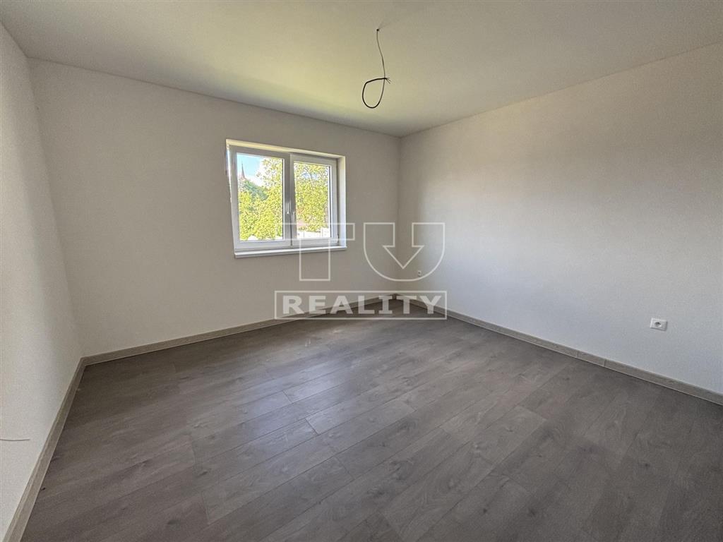 EXKLUZÍVNE IBA U NÁS MODERNÝ 4-IZBOVÝ RODINNÝ DOM DEŽERICE - 11