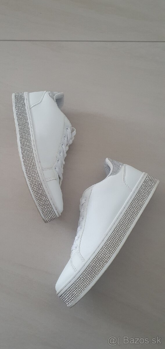 Biele šaty ( 1.sv. prijímanie, svadba ) - 11