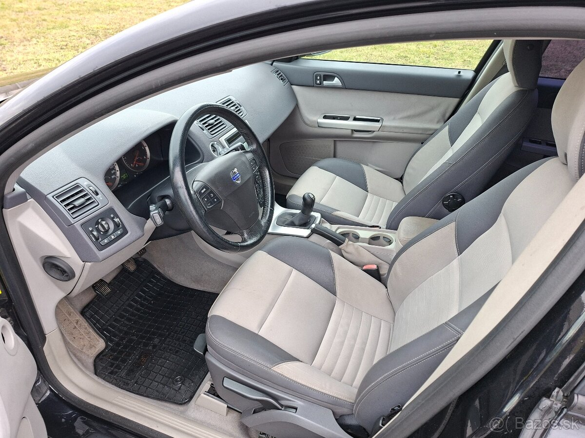 Volvo V50 1.6D - 11
