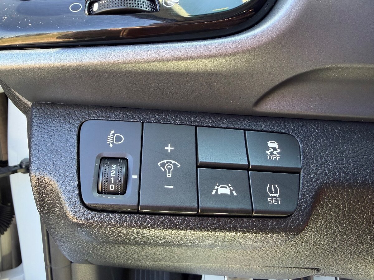 KIA STONIC 1.6CRDI PLATINUM - 11