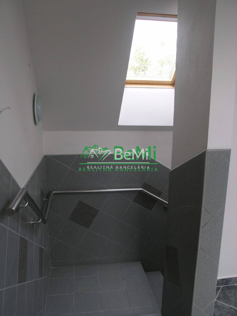 NA Predaj rodinný dom s možnosťou podnikania - 11