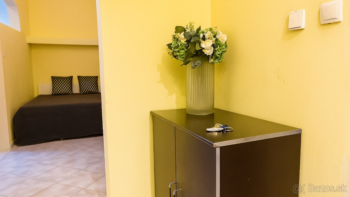 2i byt Pri Šajbách, BA -. Rača, po kompl. rek., ZARIADENÝ - 11