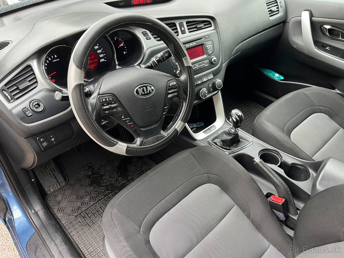 KIA Ceed Combi 1.4 CVVT - 11