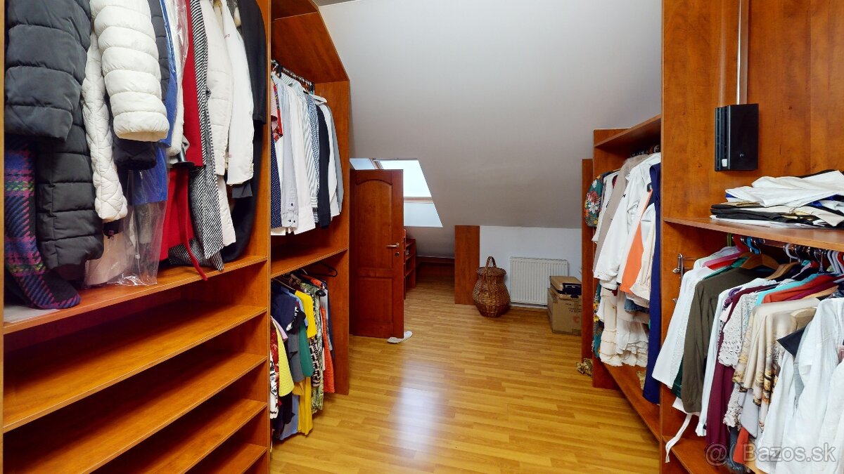 Nadštandardný rodinný dom s wellnesom - 11