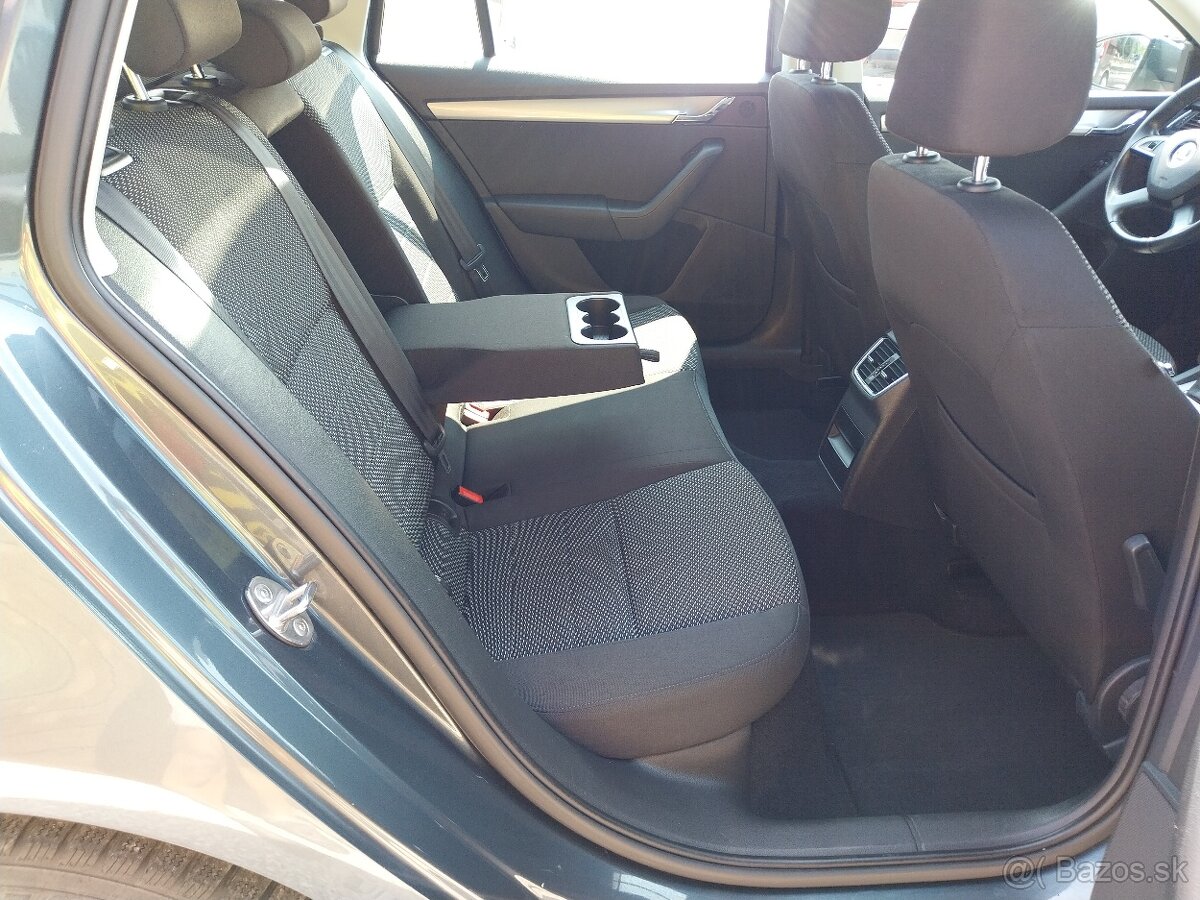 Škoda Octavia Combi 1.6 TDI Ambition - 11