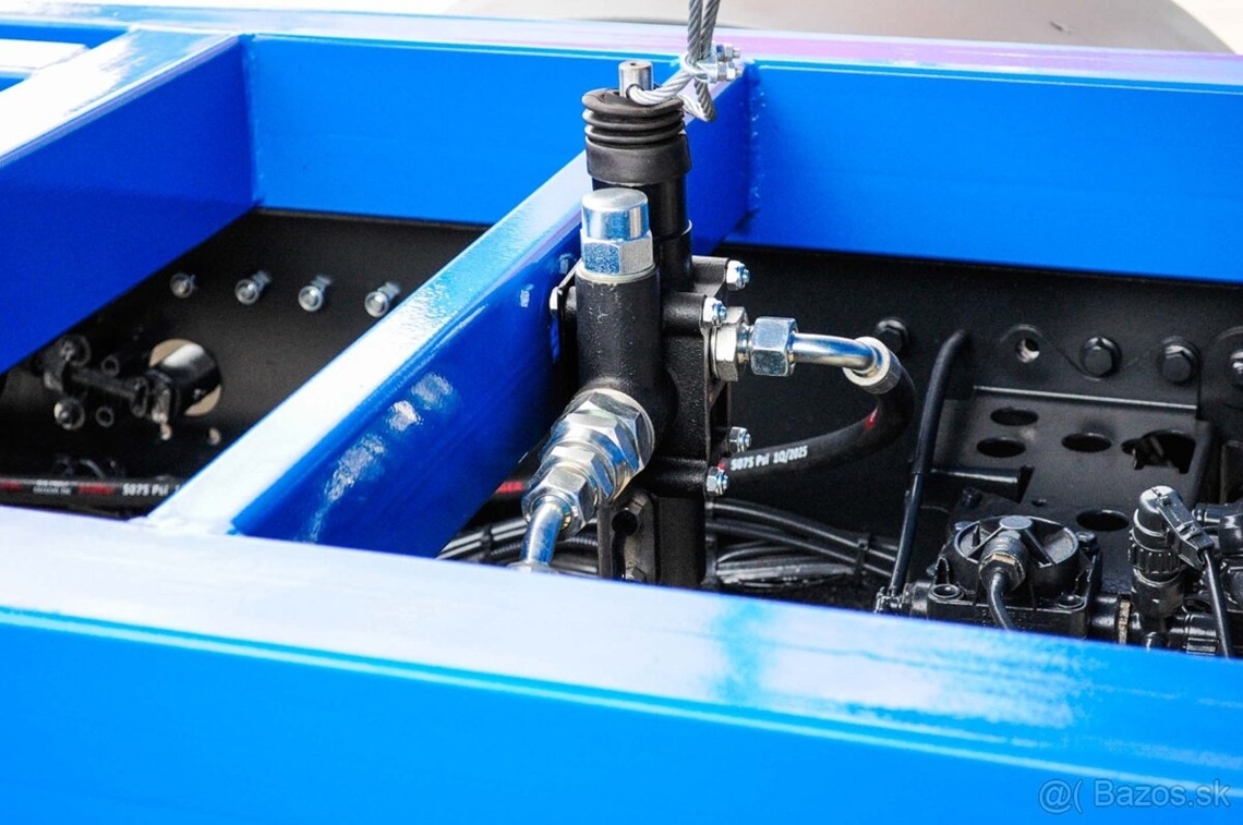 TROJSTRANNÝ SKLÁPAČ + HYDRAULICKÁ RUKA MERCEDES ATEGO 1523 - 11