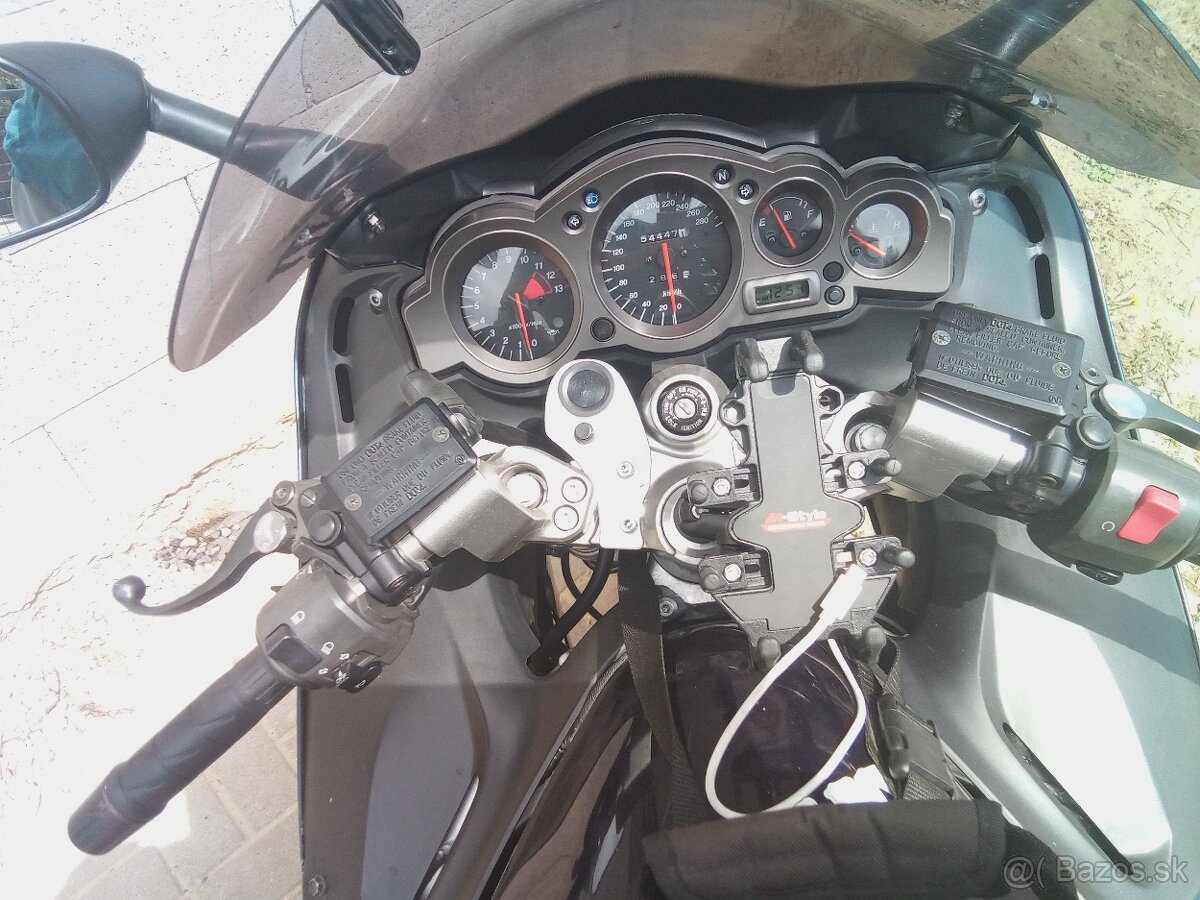 KAWASAKI ZZR 1200 - 11