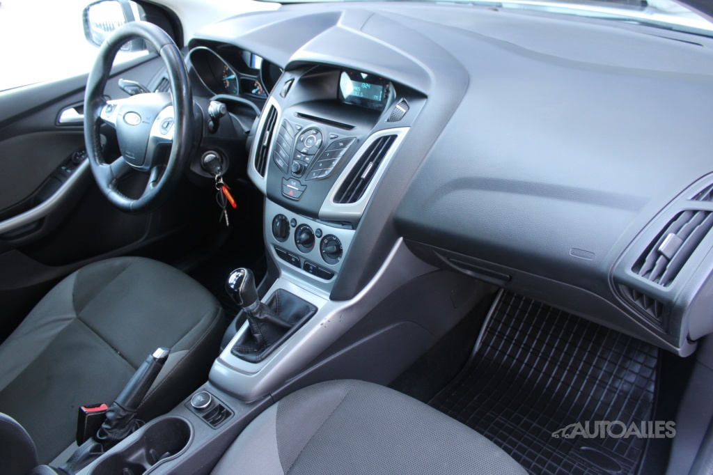 Ford Focus Combi 1,0 ECOBOOST 74 kW TREND - 11