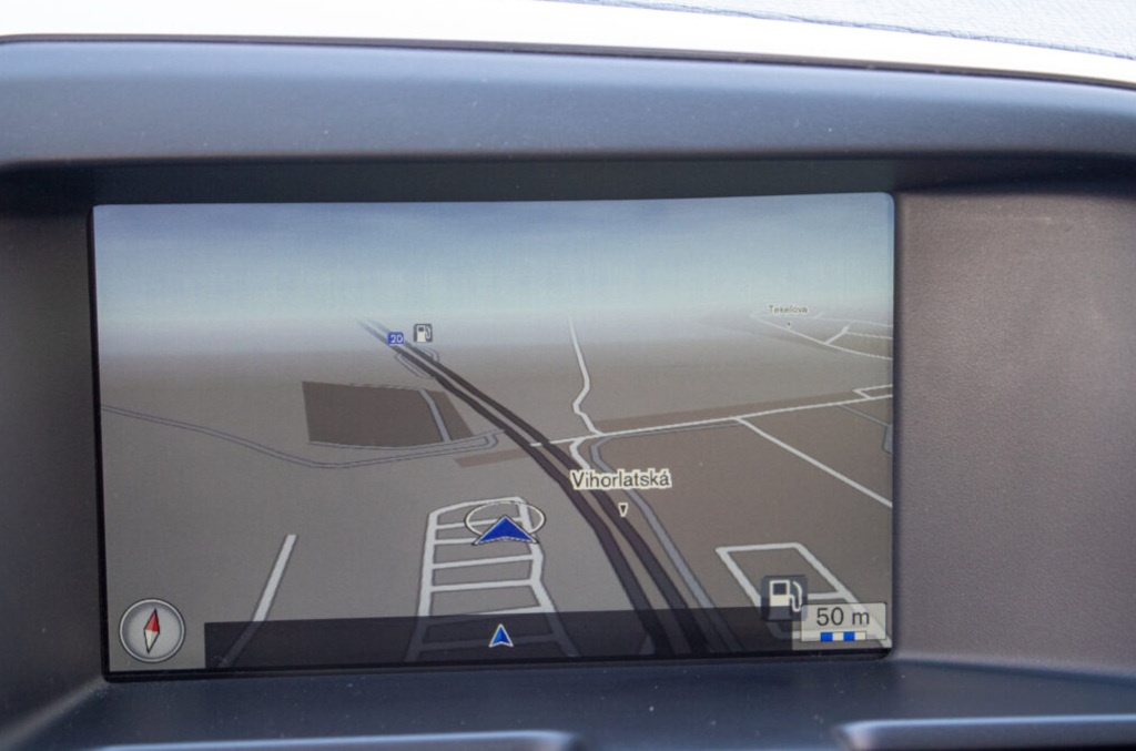 VOLVO XC60 (2015) - 11