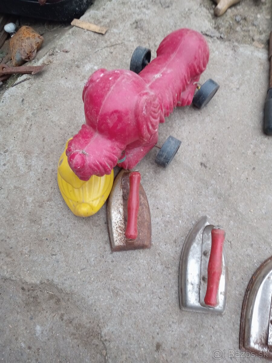 Žehlička a detské hračky - 11