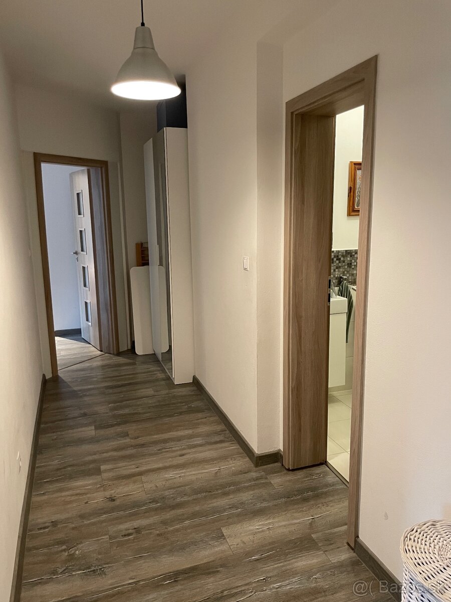 Predám 3izb. byt 82m2+10m2 balkón so zariadením - 11