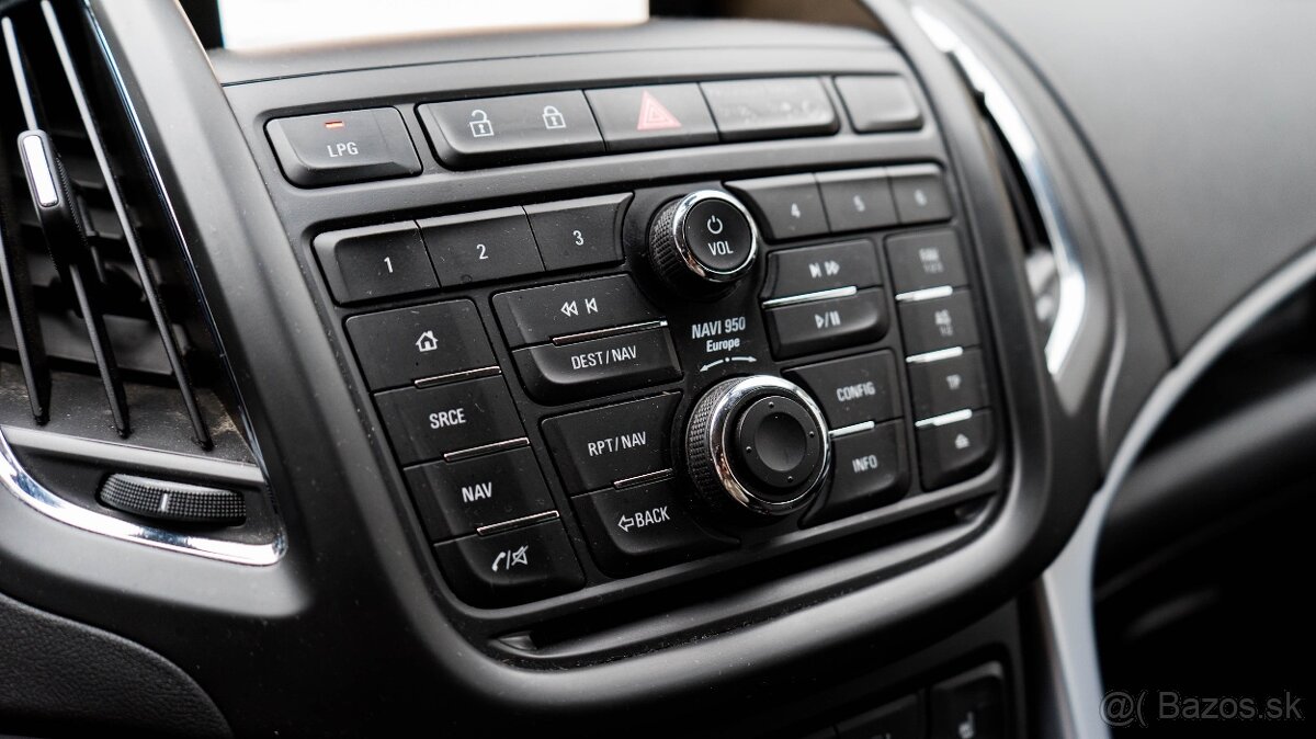 Opel Zafira Tourer 1.4 Benzín + LPG - 11