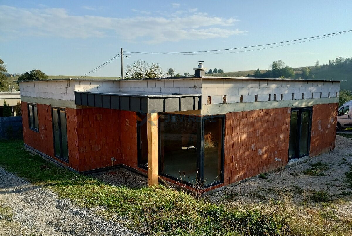 PREDAJ priestranného rodinného domu neďaleko Žiliny - 11