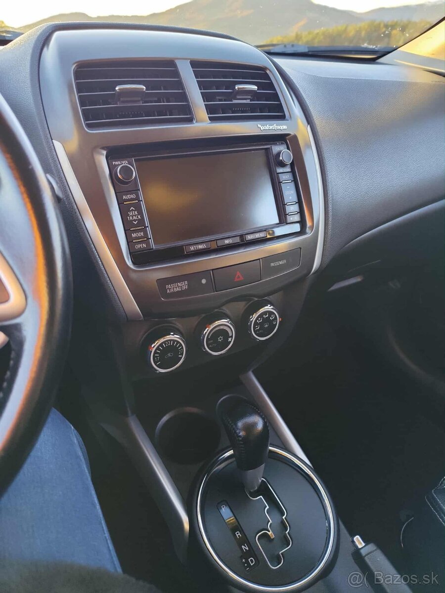 Mitsubishi ASX 2.2 DI-D 4WD Automat– TOP výbava– panoramatic - 11