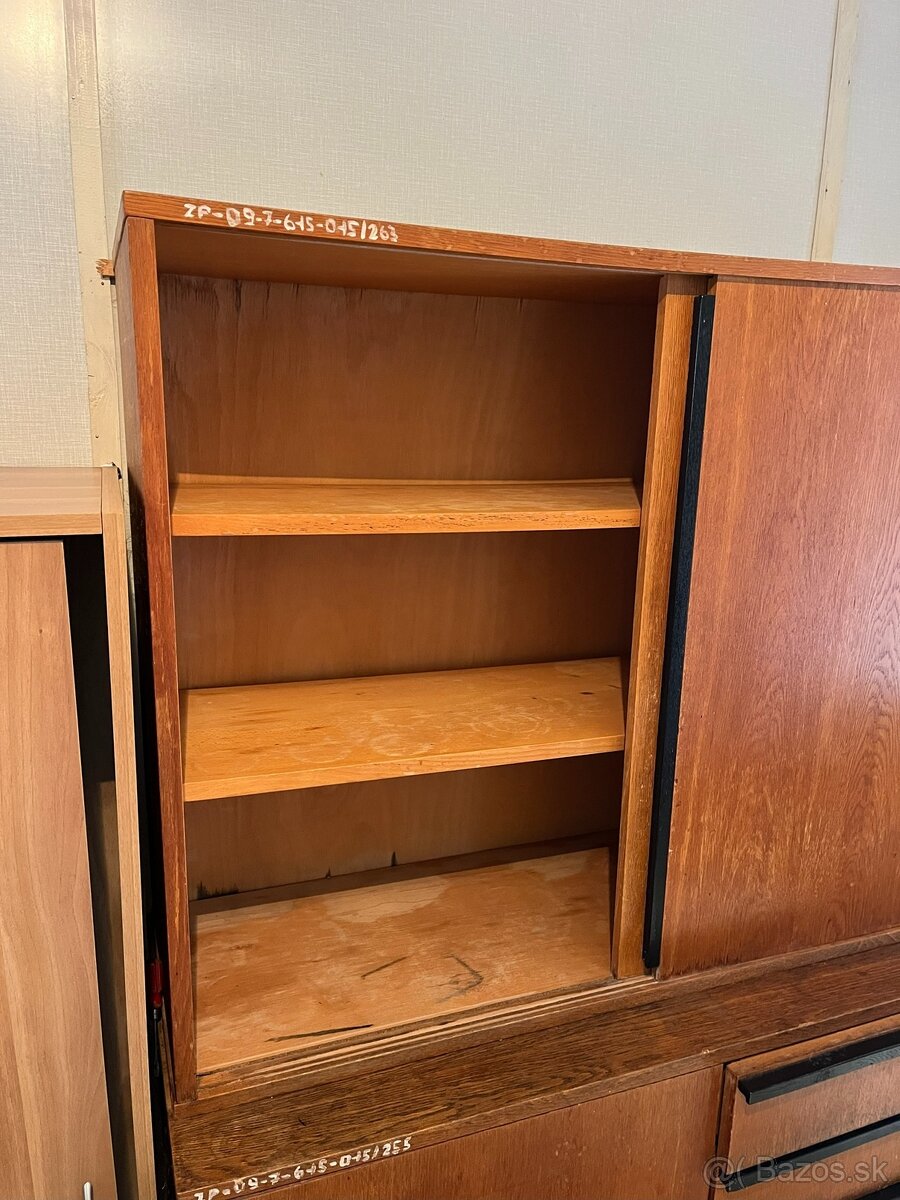 Stoličky - Skrine - Postele - Stoly - 11