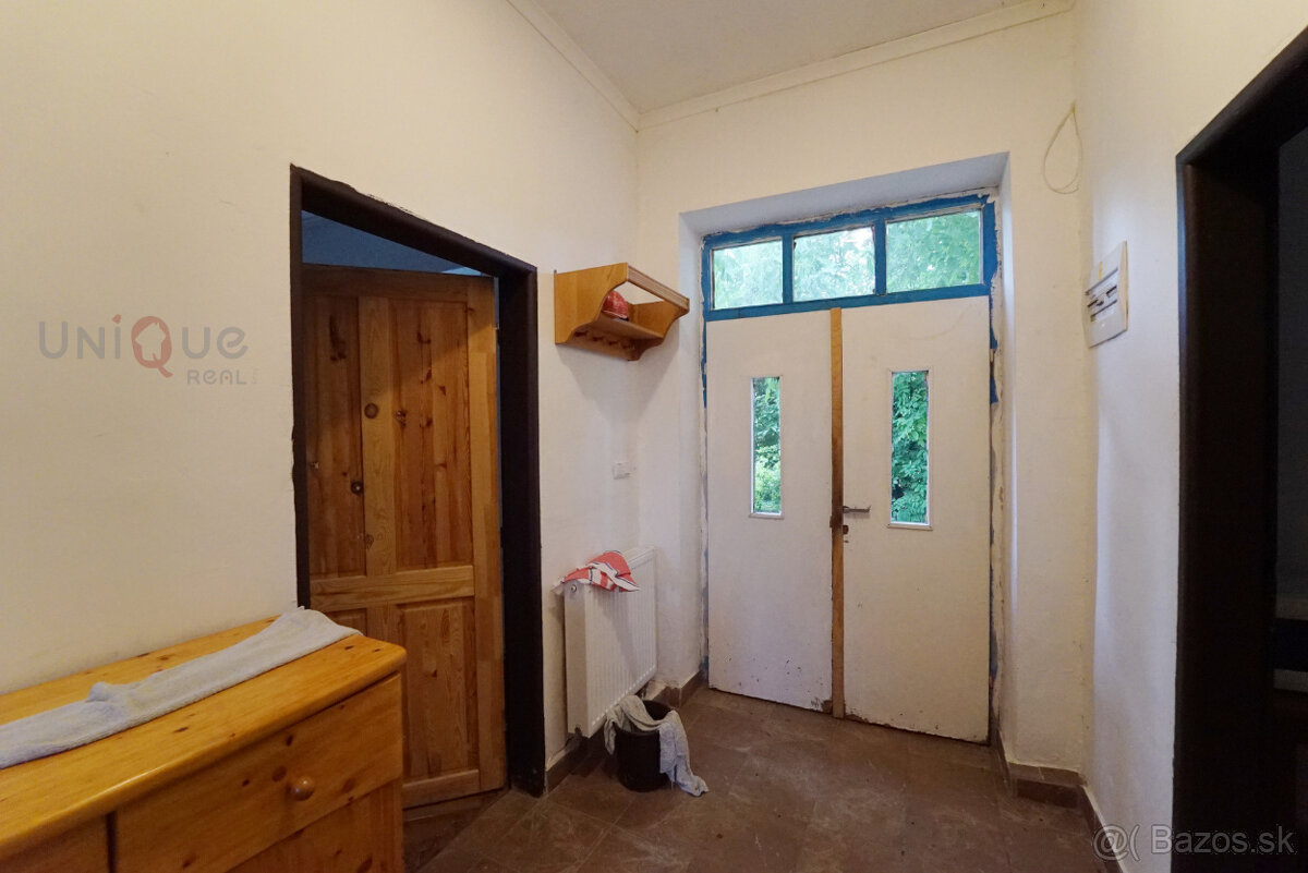 Na predaj: Vidiecka usadlosť pri Veľkom Mederi – 1ha, dom - 11