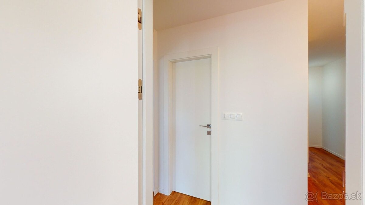 Priestranný 4 izbový byt s balkónom - Rezedová - 11