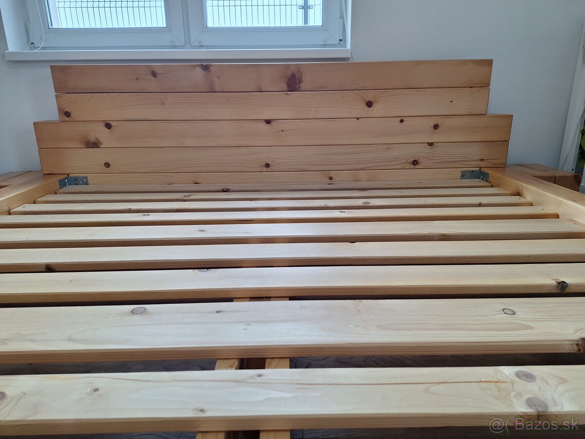 Drevená manželská postel - 11