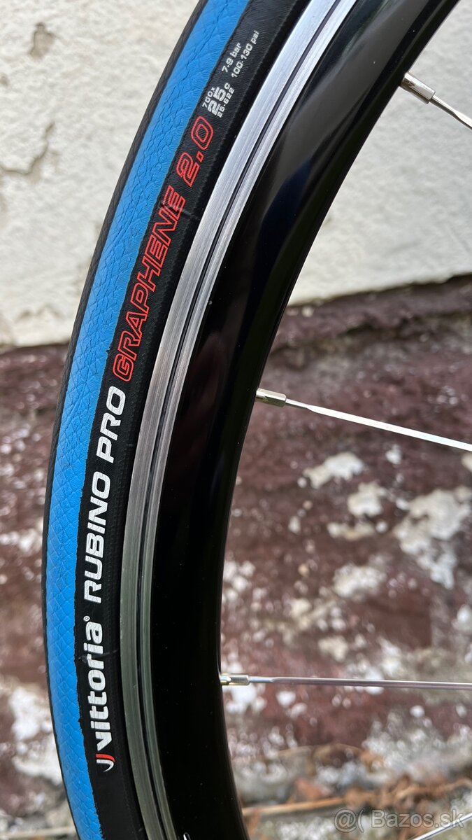 Predám karbónový bicykel DEMA unikátny stav - 11