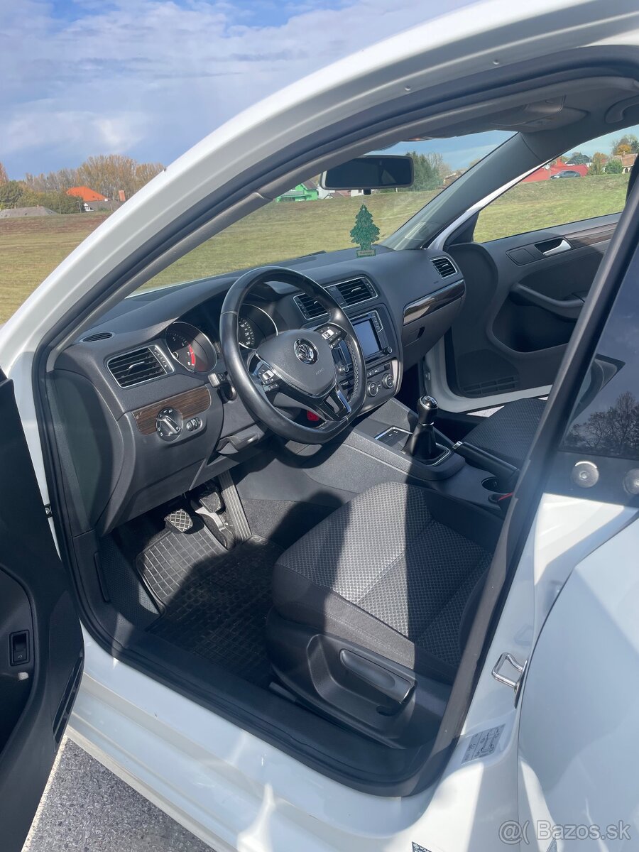 Volkswagen Jetta 1.2 TSI Business - 11