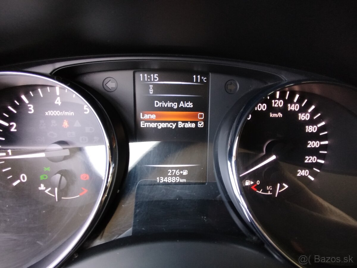 Nissan Qashqai 1,2 DIG-T benzín - 11