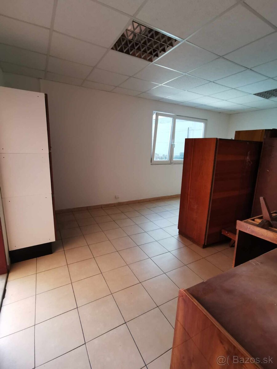 Prenájom skladu 360m2+príslušenstvo v NITRE - 11