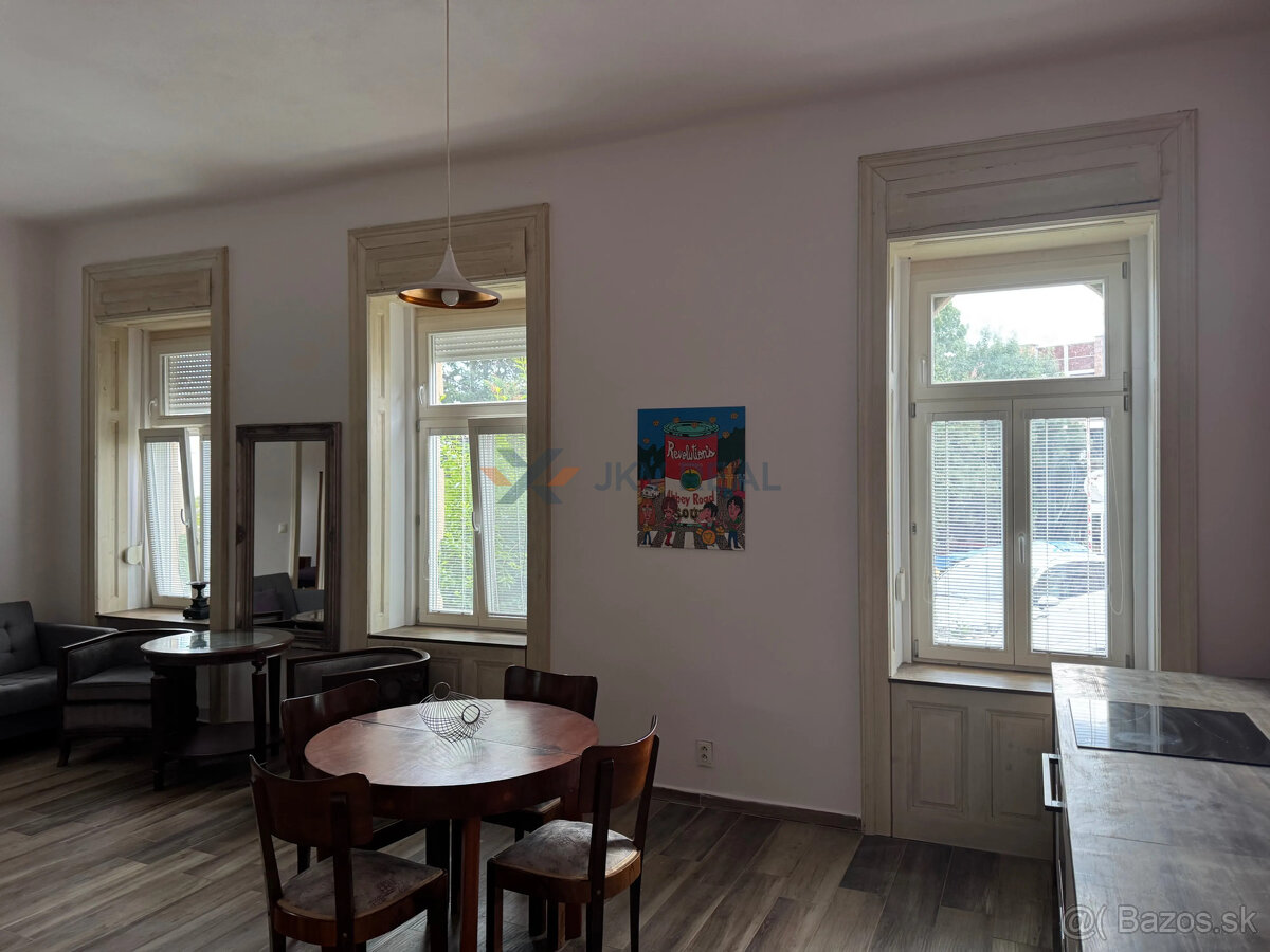 Na prenájom exkluzívny 2-izbový byt v historickom centre Nit - 11