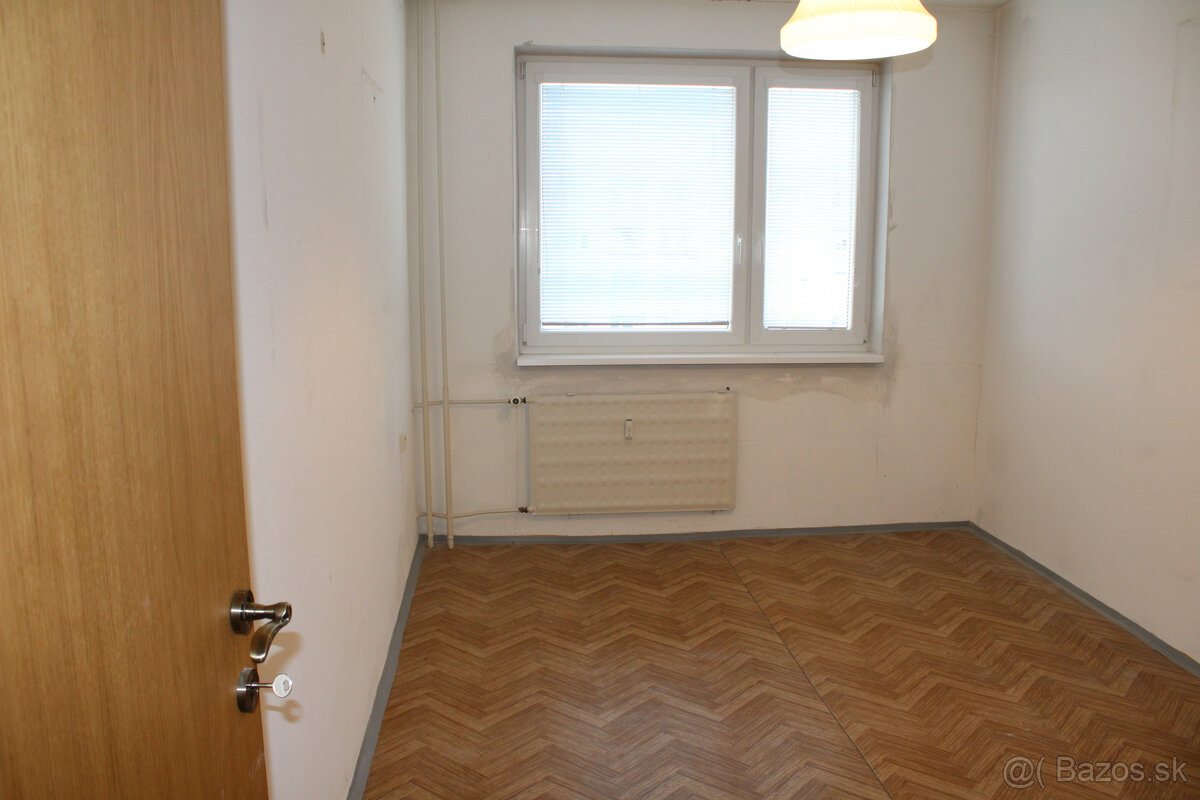 SPEKTRUM REALITY- Na Predaj 3-izbový byt, 72 m2 s loggiou, P - 11