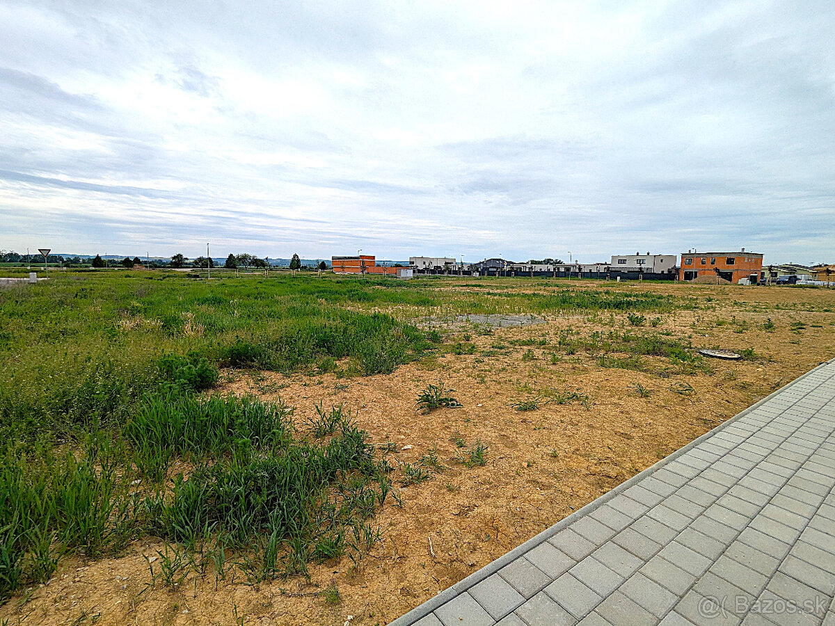 Stavebný pozemok Mokrance, 745m2, cca 21 km od Košíc - 11