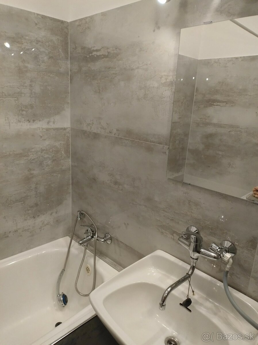 Realitný kancelária REALADR s.r.o. - 11