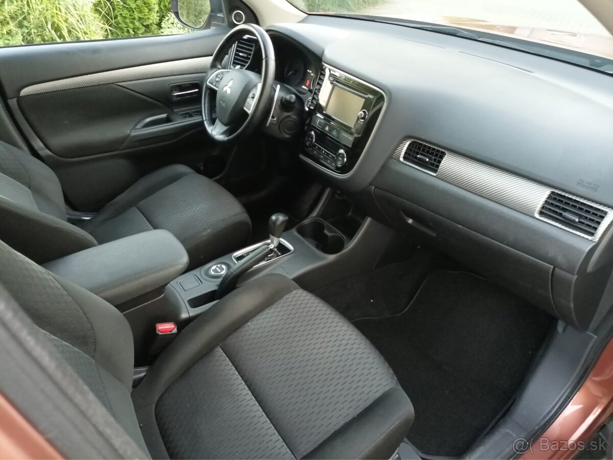MITSUBISHI OUTLANDER 4x4 - NA PREDAJ - 11