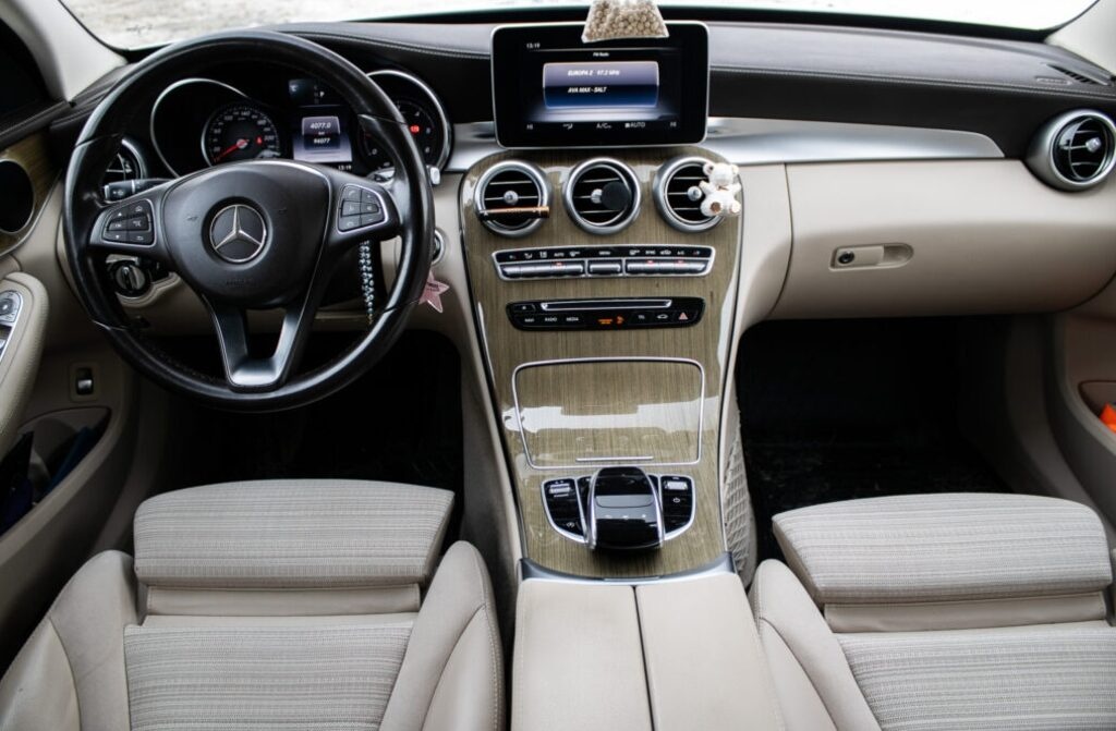 Mercedes Benz C 200 d, 100kW (2017) - 11