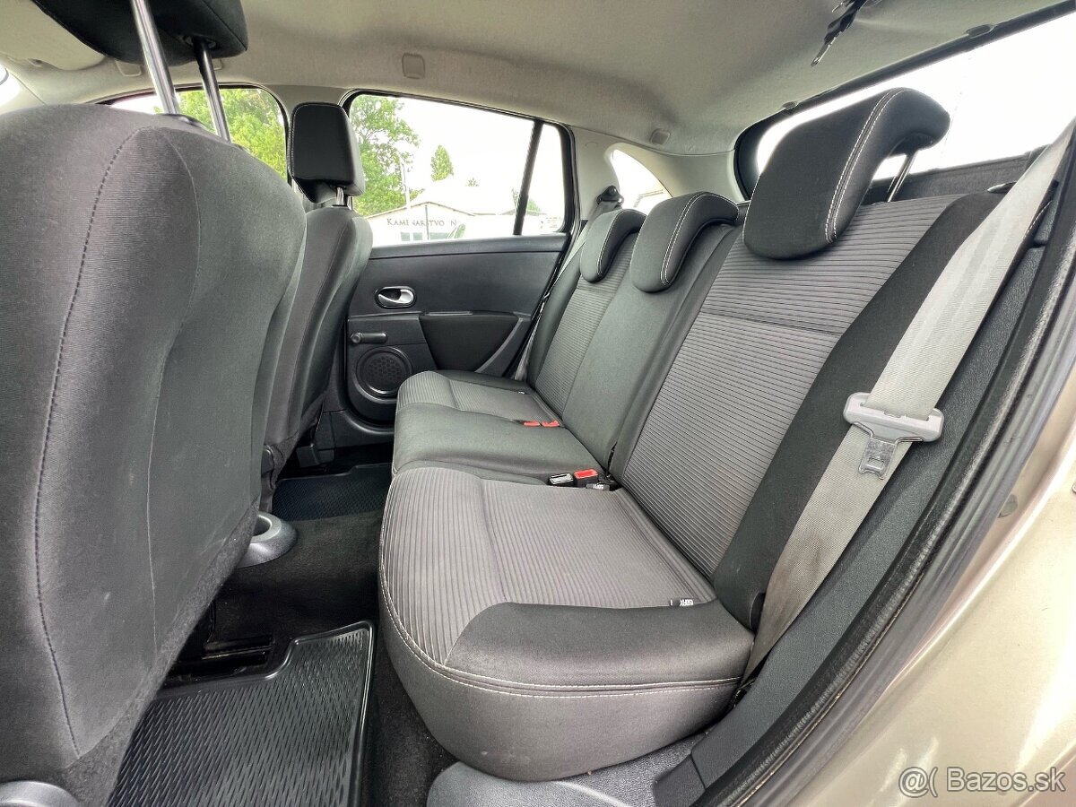 Renault Clio 1.2 benzín 55kW, MT/5, rok:05.2012. - 11