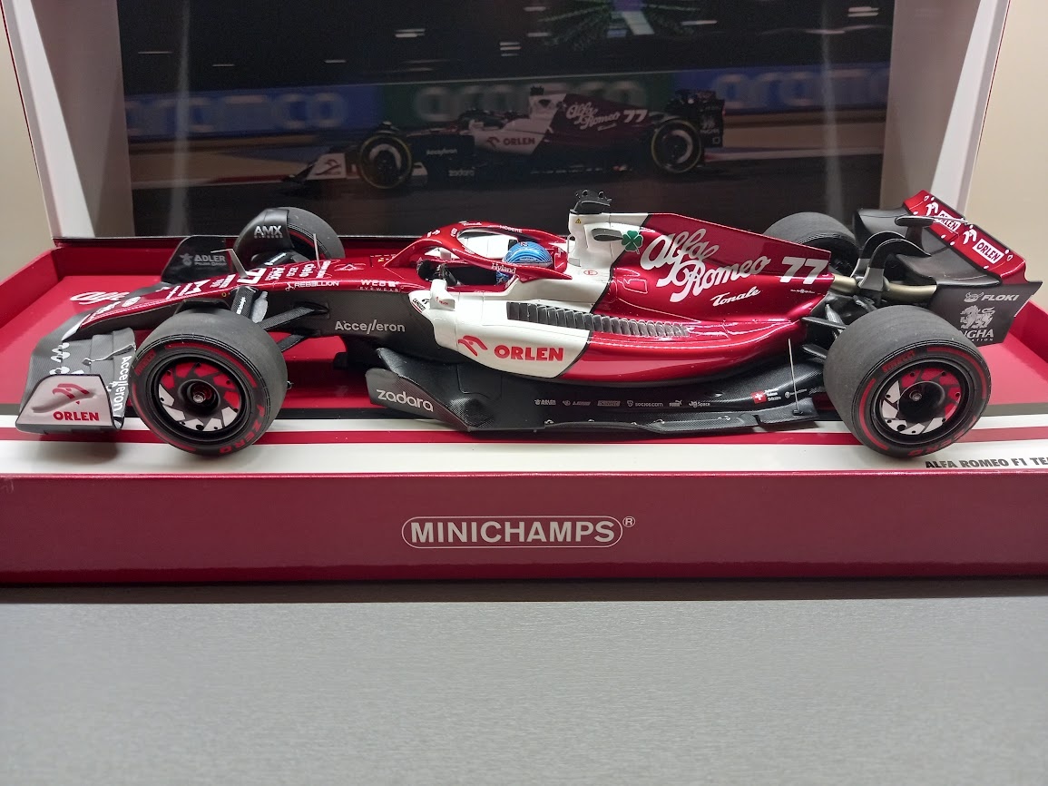 F1 ALFA ROMEO SAUBER C42 BOTTAS BAHRAIN 2022 MINICHAMPS 1:18 - 11