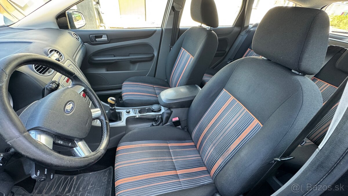 Ford Focus Kombi 1.6 16V Duratec Trend - 11