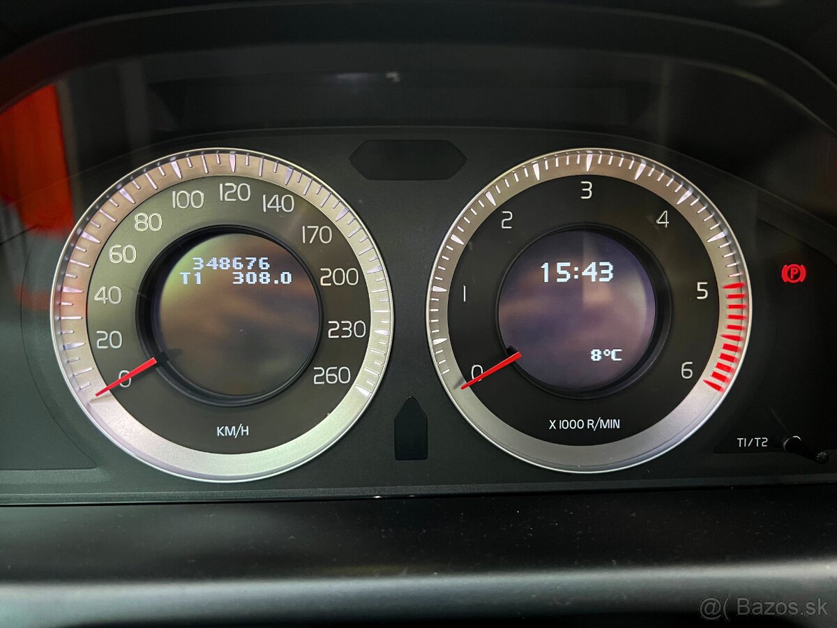 Volvo XC60 D5 (151kW) AWD, 1/2010, AT/6 - 11