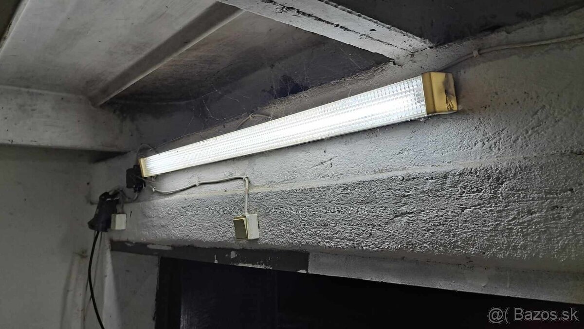 Prenajmem suchú peknú veľkú garáž KE Juh Krivá ul. po rekonš - 11