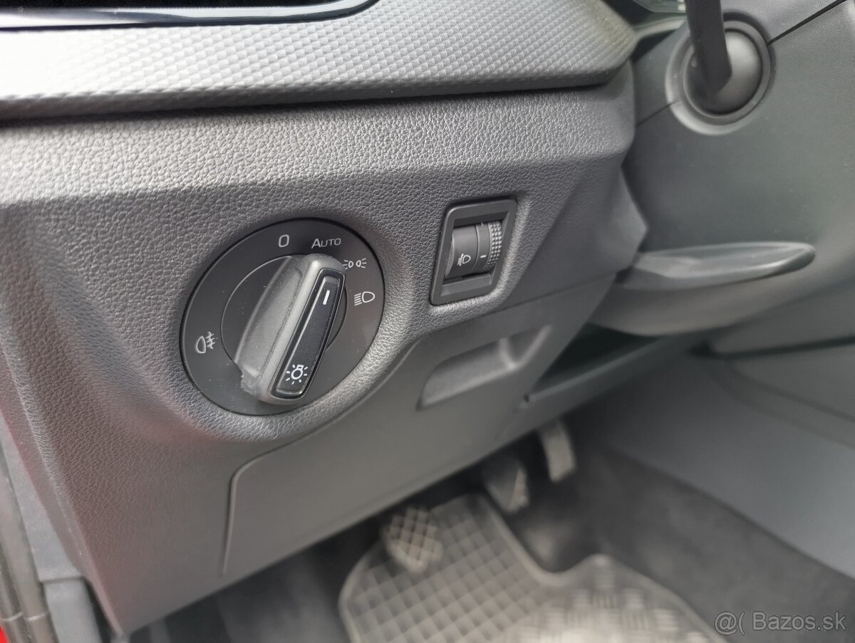 Škoda Kamiq 6-st manuál, benzín, 85kw, rv 7/2020, 80000 km - 11