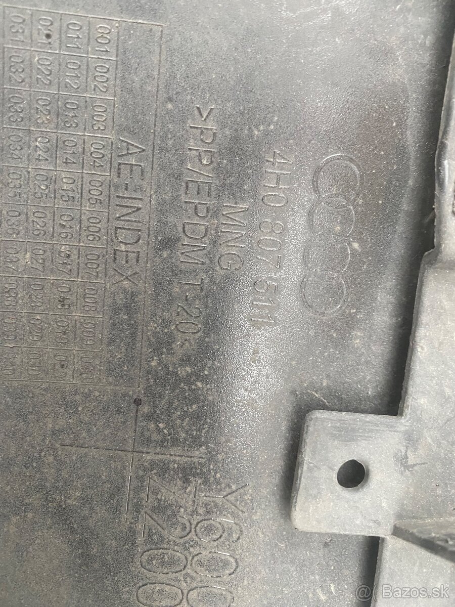 Audi A8 zadny naraznik - 11