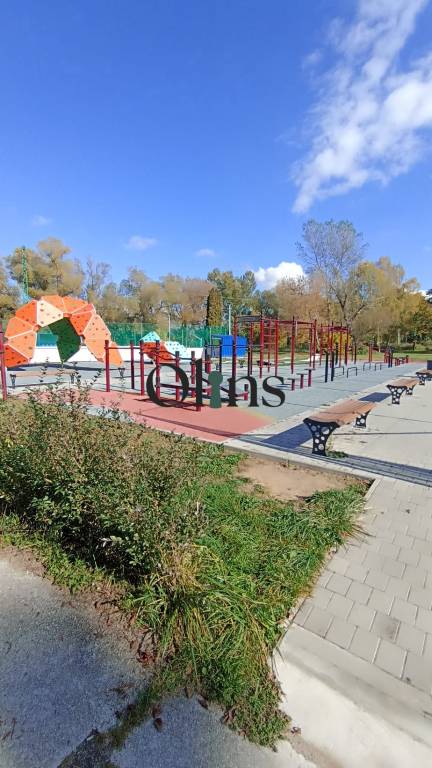 NA PREDAJ STAVEBNÝ POZEMOK V POHRANIČNEJ LOKALITE ČESKA A RA - 11