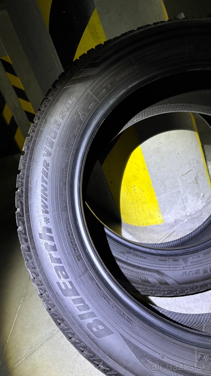 Yokohama BluEarth-Winter V906 SUV 235/55 R20 102V - 11