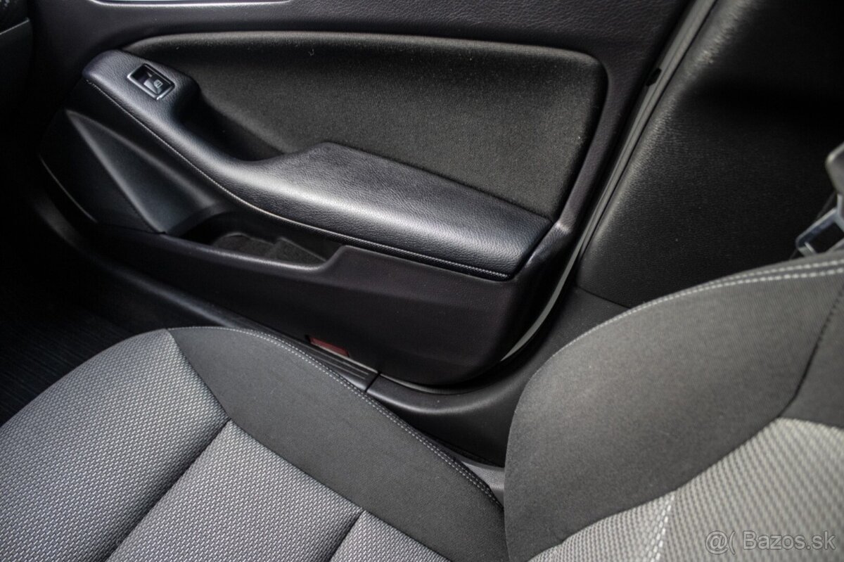 Mercedes-Benz GLA 180 A/T - 11