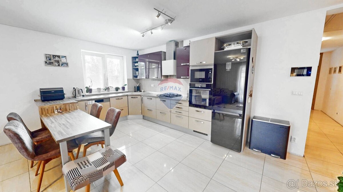 ✅ Priestranný RD 160m2 - TRI VODY - Malinovo - 11